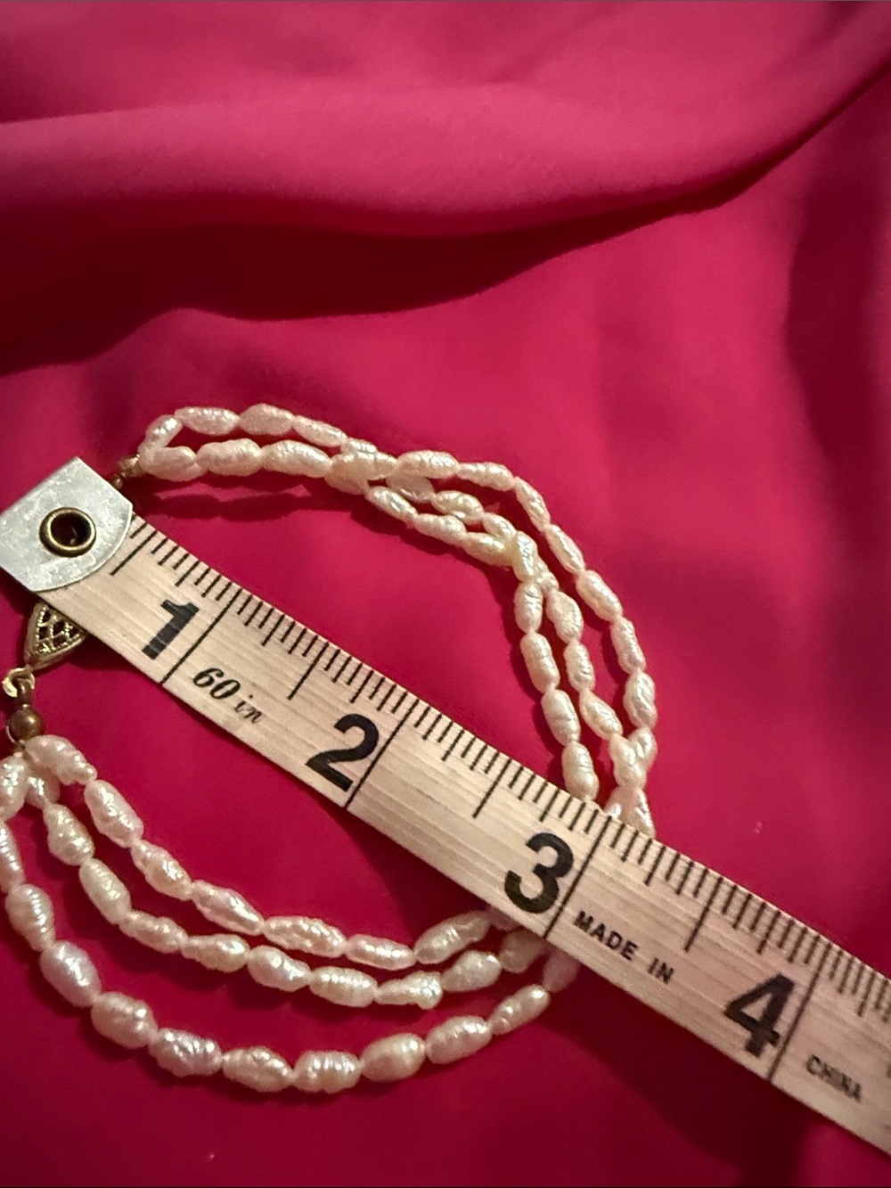 Vintage Rice Pearl three strand bracelet with Gold Clasp - Picture 8 of 9